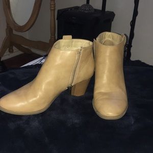 Low cut boots:Forever young